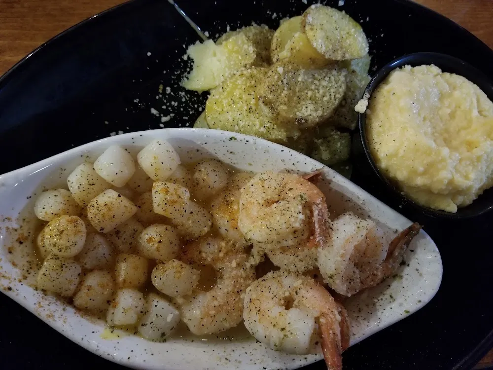 Scallops and Shrimp Scampi
